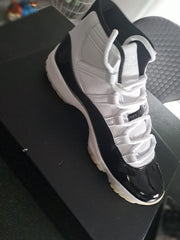 Jordan 11 Retro "Gratitude" size 9(43)