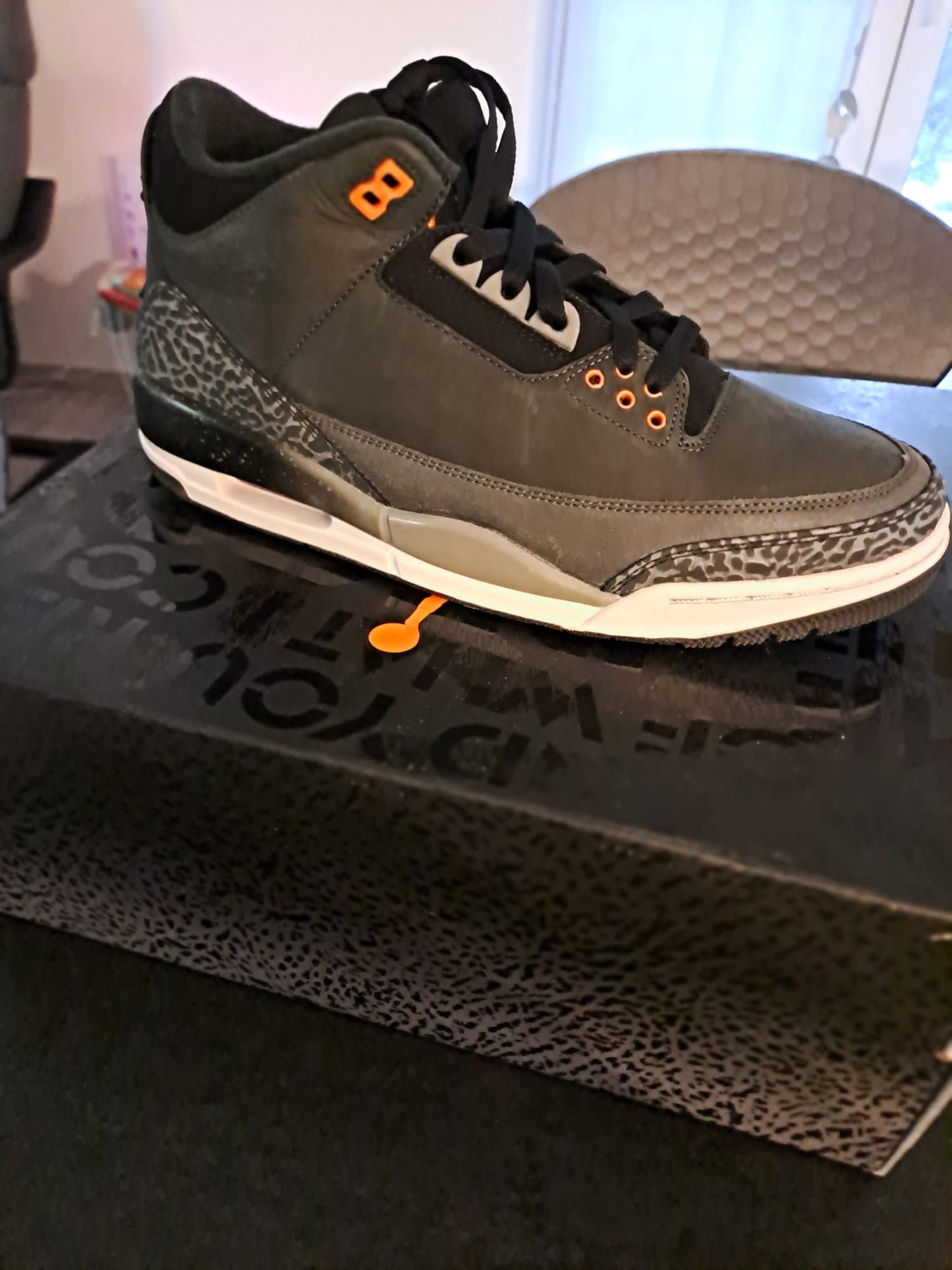 Jordan 3 Retro "Fear"  Size 10(44)