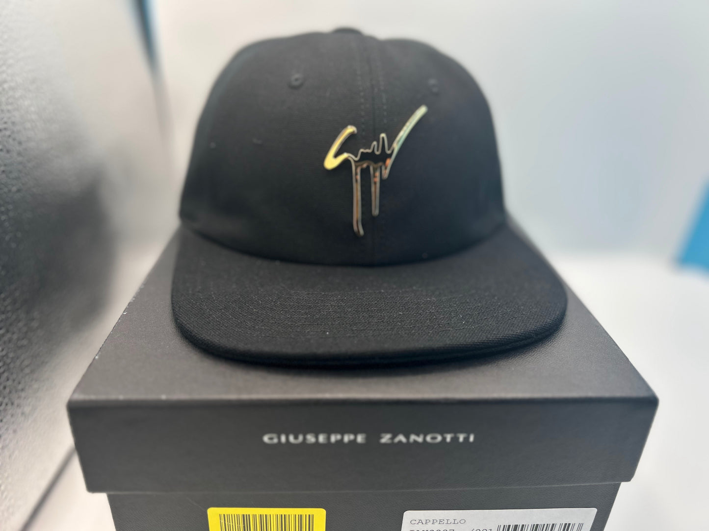 Giuseppe Women Cap size medium