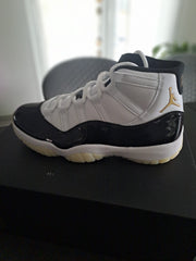 Jordan 11 Retro "Gratitude" size 9(43)